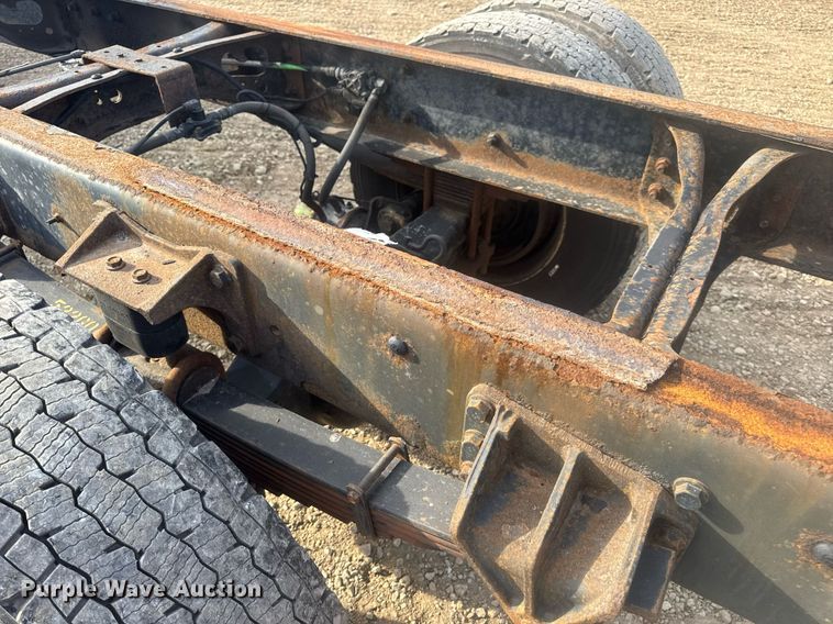 image for item DV4223 2010 International DuraStar 4300 truck cab and chassis