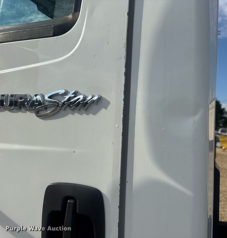 image for item DV4223 2010 International DuraStar 4300 truck cab and chassis