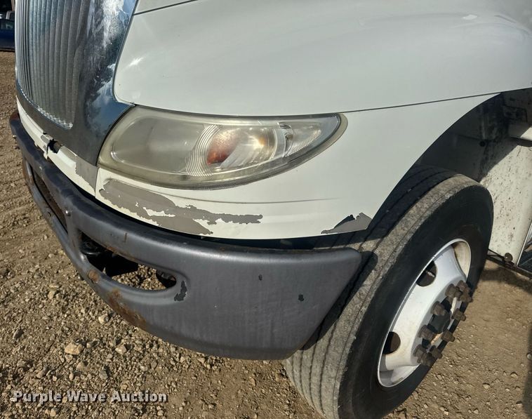 image for item DV4223 2010 International DuraStar 4300 truck cab and chassis