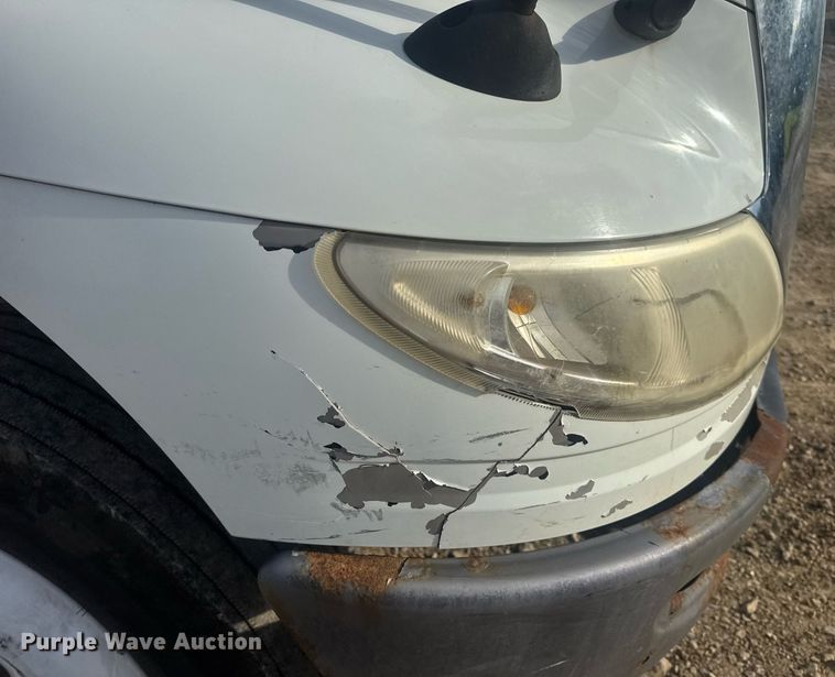 image for item DV4223 2010 International DuraStar 4300 truck cab and chassis