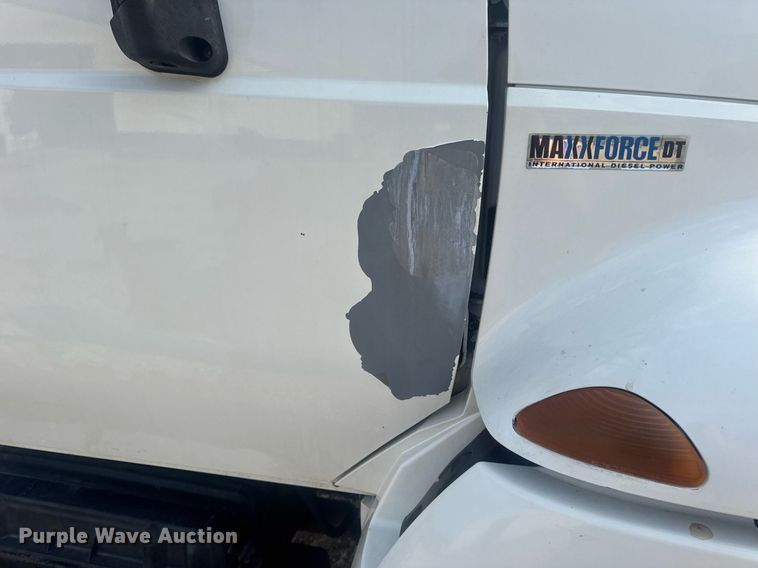 image for item DV4223 2010 International DuraStar 4300 truck cab and chassis