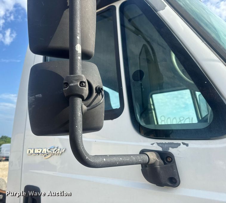 image for item DV4223 2010 International DuraStar 4300 truck cab and chassis