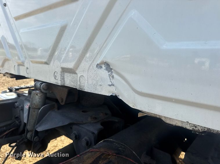 image for item DV4223 2010 International DuraStar 4300 truck cab and chassis