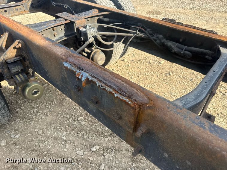 image for item DV4223 2010 International DuraStar 4300 truck cab and chassis