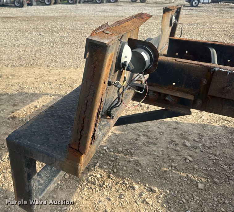 image for item DV4223 2010 International DuraStar 4300 truck cab and chassis