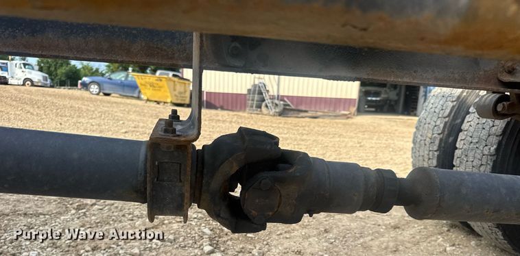 image for item DV4223 2010 International DuraStar 4300 truck cab and chassis