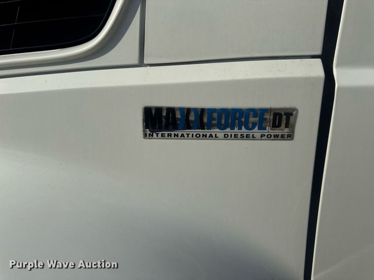 image for item DV4223 2010 International DuraStar 4300 truck cab and chassis