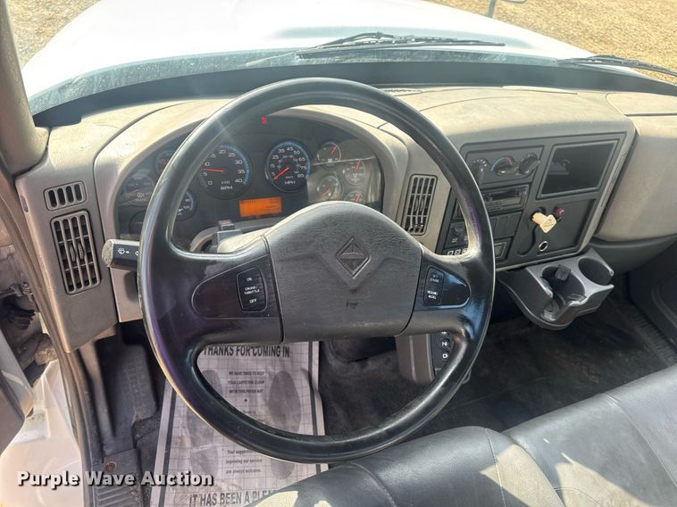 image for item DV4223 2010 International DuraStar 4300 truck cab and chassis