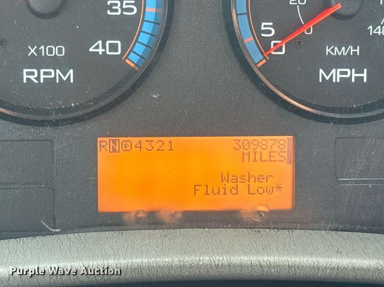 image for item DV4223 2010 International DuraStar 4300 truck cab and chassis