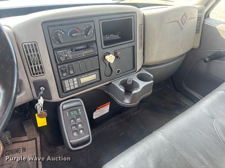 image for item DV4223 2010 International DuraStar 4300 truck cab and chassis