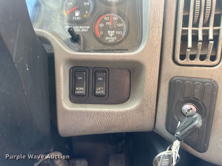 image for item DV4223 2010 International DuraStar 4300 truck cab and chassis