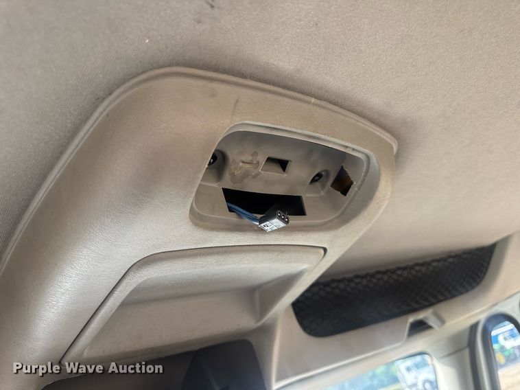 image for item DV4223 2010 International DuraStar 4300 truck cab and chassis