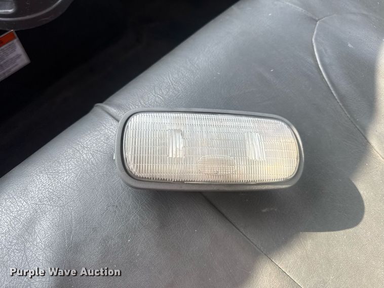 image for item DV4223 2010 International DuraStar 4300 truck cab and chassis