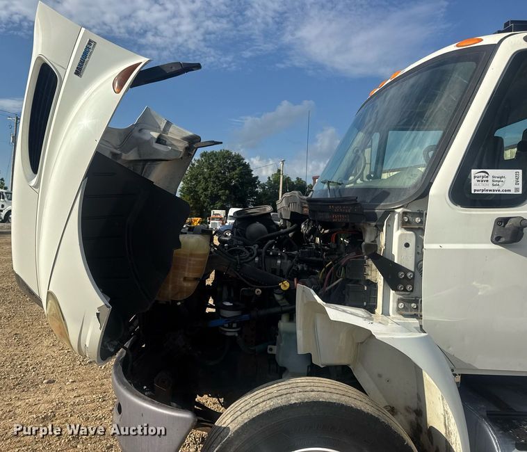 image for item DV4223 2010 International DuraStar 4300 truck cab and chassis