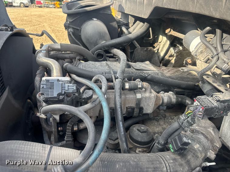 image for item DV4223 2010 International DuraStar 4300 truck cab and chassis