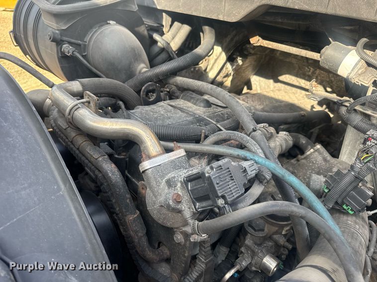 image for item DV4223 2010 International DuraStar 4300 truck cab and chassis