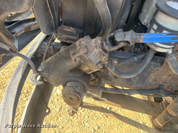 image for item DV4223 2010 International DuraStar 4300 truck cab and chassis