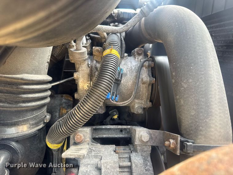 image for item DV4223 2010 International DuraStar 4300 truck cab and chassis