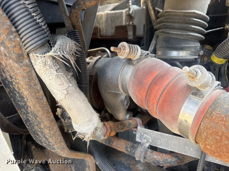 image for item DV4223 2010 International DuraStar 4300 truck cab and chassis