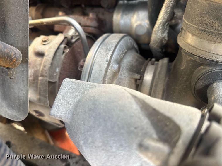 image for item DV4223 2010 International DuraStar 4300 truck cab and chassis