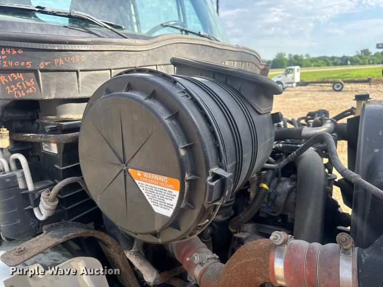 image for item DV4223 2010 International DuraStar 4300 truck cab and chassis