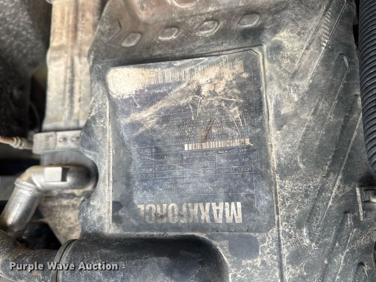 image for item DV4223 2010 International DuraStar 4300 truck cab and chassis