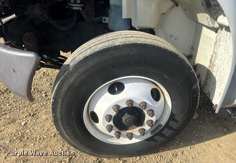 image for item DV4223 2010 International DuraStar 4300 truck cab and chassis