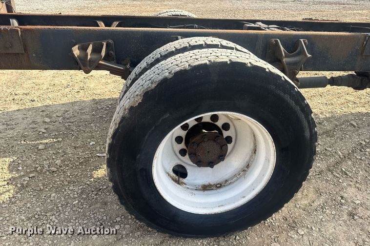 image for item DV4223 2010 International DuraStar 4300 truck cab and chassis