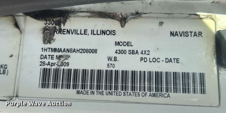 image for item DV4223 2010 International DuraStar 4300 truck cab and chassis