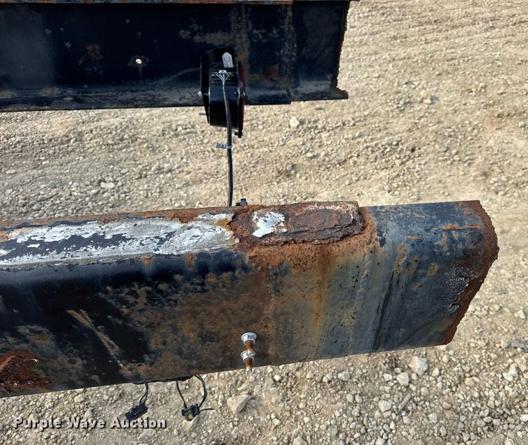 image for item DV4224 2007 International 4300 truck cab and chassis