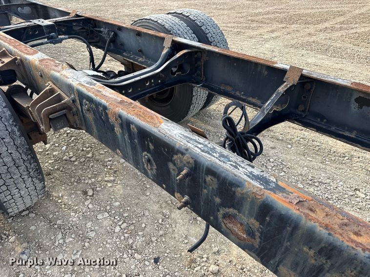 image for item DV4224 2007 International 4300 truck cab and chassis