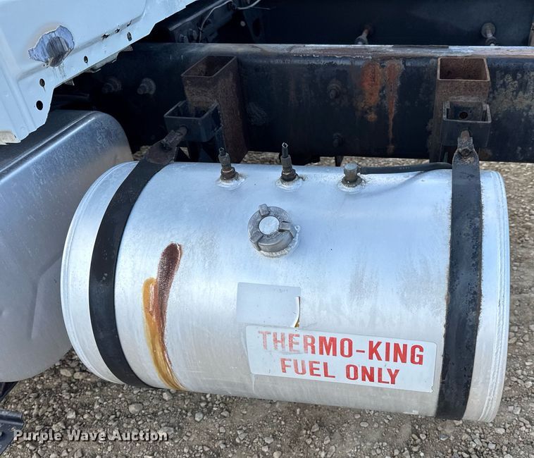 image for item DV4224 2007 International 4300 truck cab and chassis