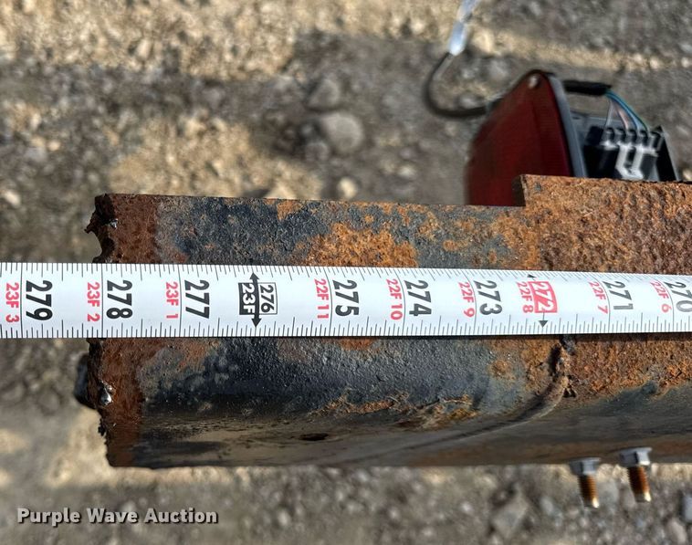 image for item DV4224 2007 International 4300 truck cab and chassis