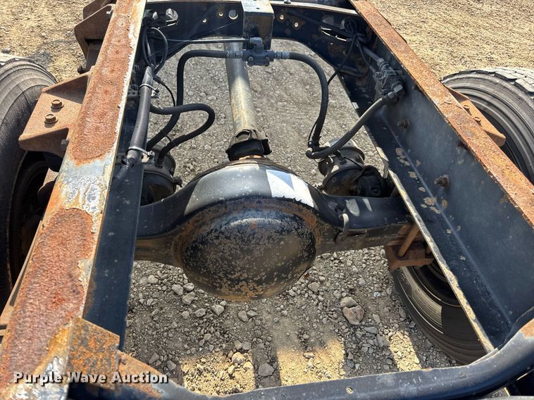 image for item DV4224 2007 International 4300 truck cab and chassis