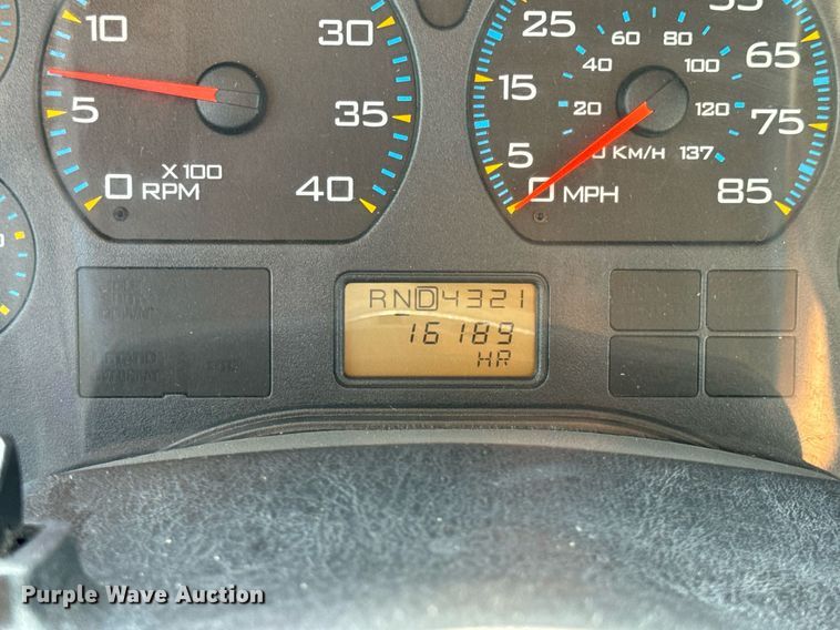 image for item DV4224 2007 International 4300 truck cab and chassis