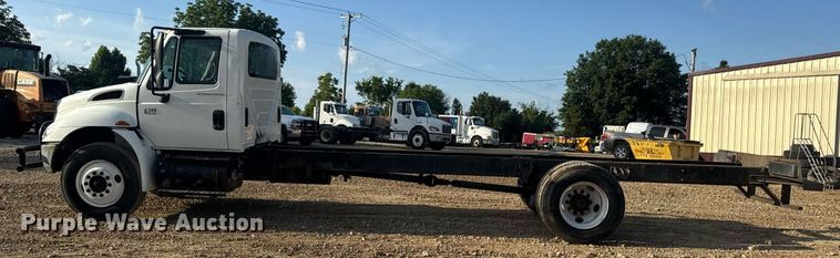 image for item DV4226 2007 International 4300 truck cab and chassis