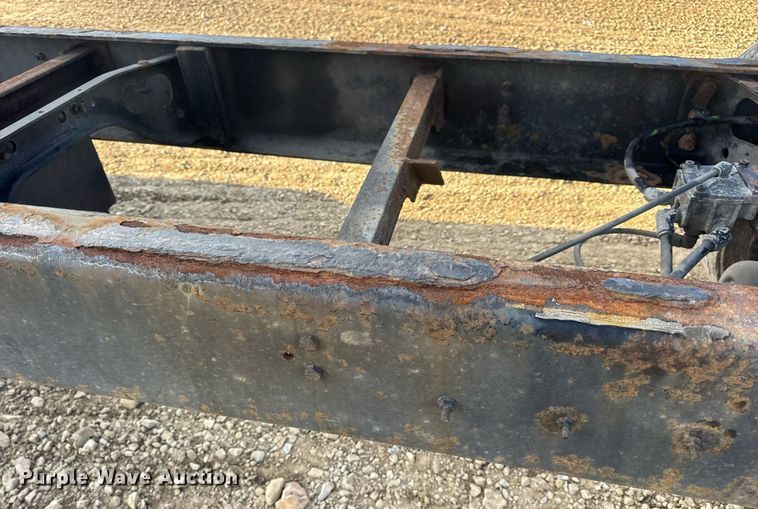 image for item DV4226 2007 International 4300 truck cab and chassis