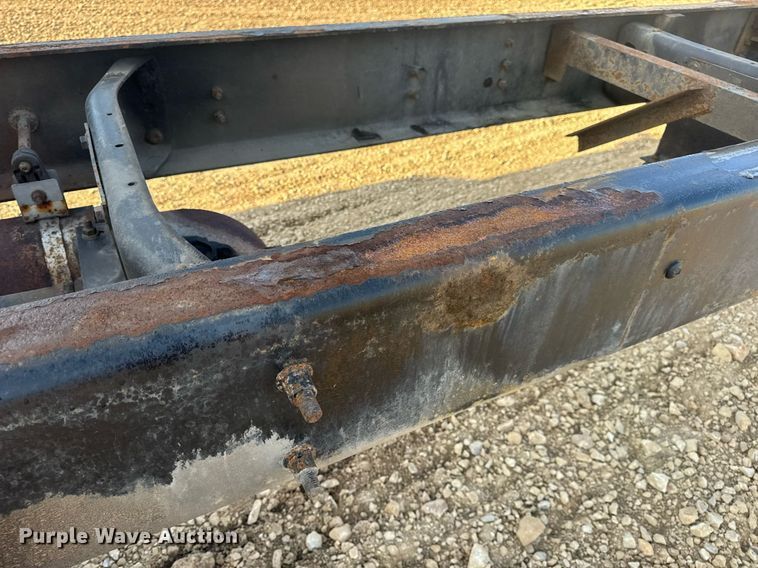 image for item DV4226 2007 International 4300 truck cab and chassis