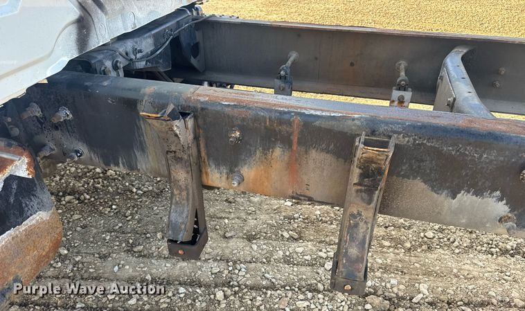 image for item DV4226 2007 International 4300 truck cab and chassis