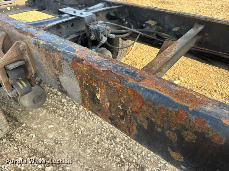 image for item DV4226 2007 International 4300 truck cab and chassis