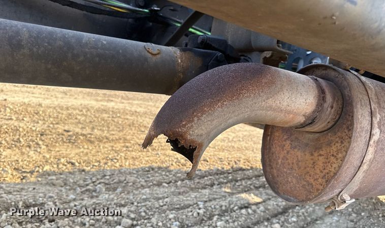 image for item DV4226 2007 International 4300 truck cab and chassis