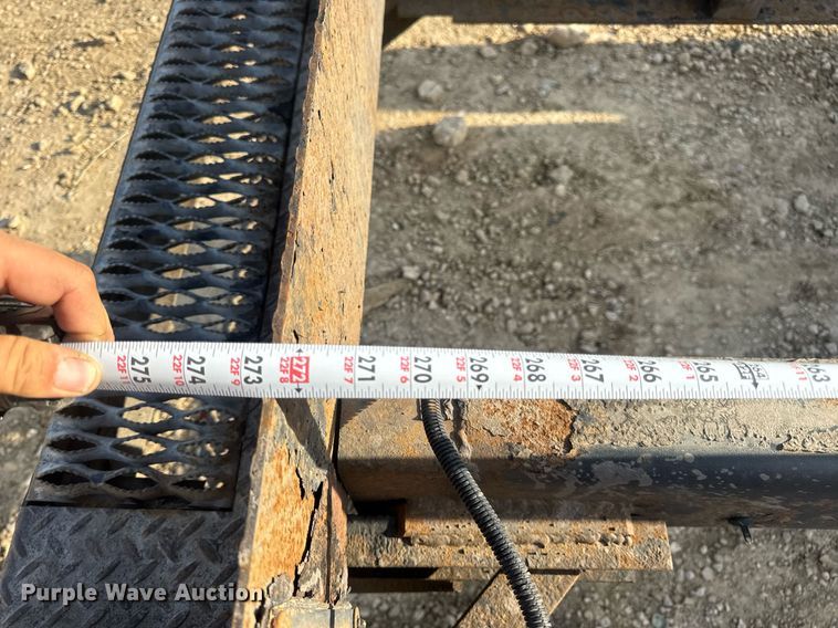 image for item DV4226 2007 International 4300 truck cab and chassis