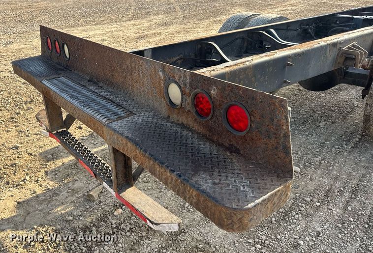 image for item DV4226 2007 International 4300 truck cab and chassis