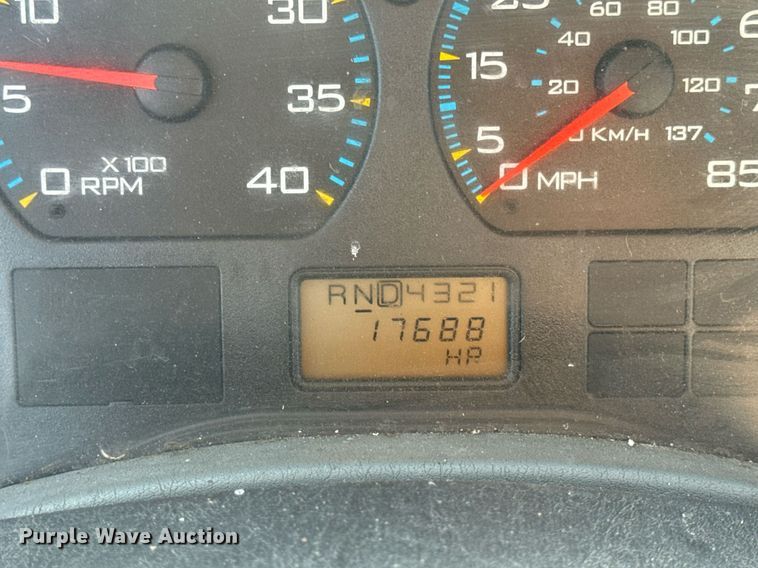 image for item DV4226 2007 International 4300 truck cab and chassis