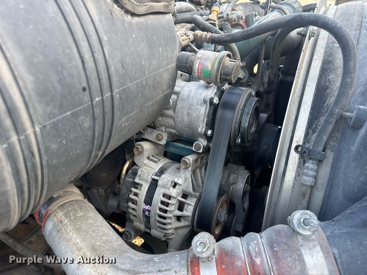 image for item DV4226 2007 International 4300 truck cab and chassis