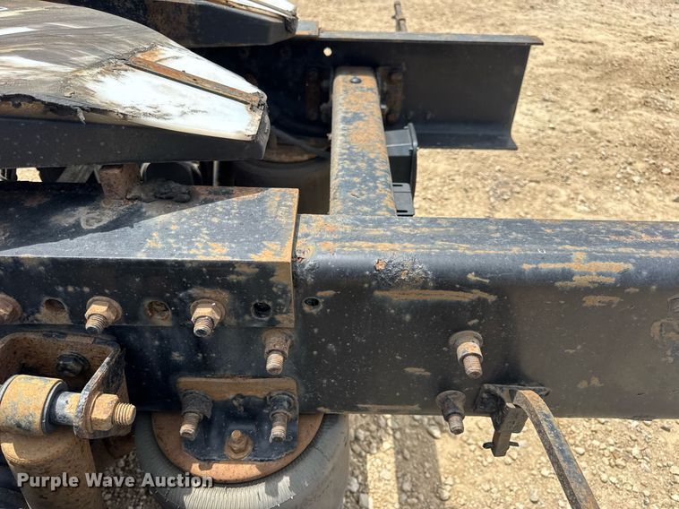 image for item DV4227 2009 Freightliner Columbia 120 semi truck