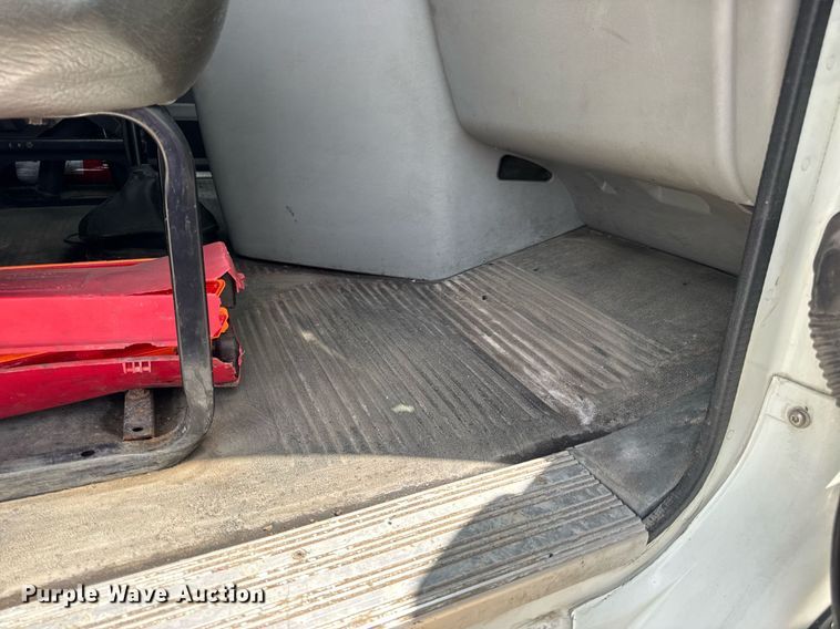 image for item DV4227 2009 Freightliner Columbia 120 semi truck