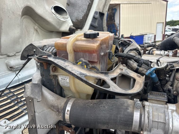 image for item DV4227 2009 Freightliner Columbia 120 semi truck