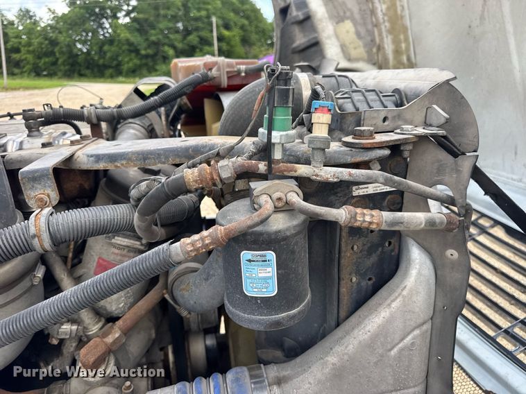 image for item DV4227 2009 Freightliner Columbia 120 semi truck