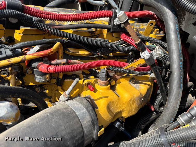 image for item DV4228 2004 Freightliner Business Class M2 106 truck cab and chassis